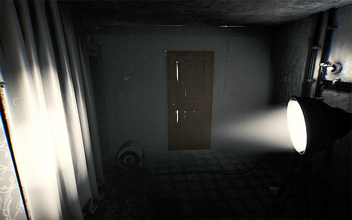 Do miejsca rozwiązania zagadki dotrzesz po zaliczeniu długiej sekcji związanej z unikaniem płomieni - Zagadka z kablem i wanną | Rozwiązanie zagadki w Layers of Fear 2 - Layers of Fear 2 - poradnik do gry