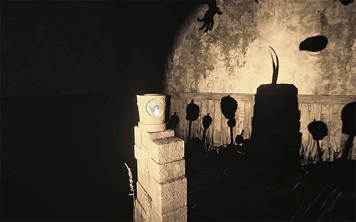 Wejdź w interakcję z doniczką - Zagadka z doniczką i cieniami | Rozwiązanie zagadki w Layers of Fear 2 - Layers of Fear 2 - poradnik do gry
