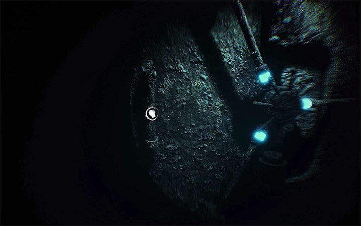 Po zaliczeniu zagadki otwórz skarbiec (uchwyt jest po lewej stronie) i wejdź do środka - Zagadka z drzwiami skarbca | Rozwiązanie zagadki w Layers of Fear 2 - Layers of Fear 2 - poradnik do gry