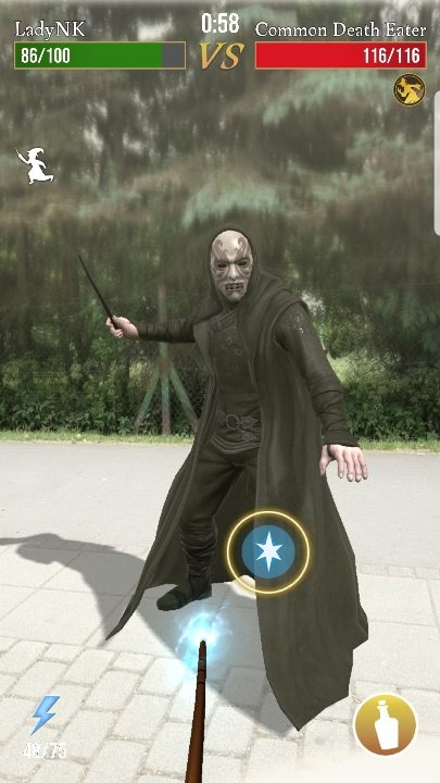 Jeśli uda Ci się wycelować, możesz zaatakować wroga - Jak walczyć w fortecach w Harry Potter Wizards Unite? - Harry Potter Wizards Unite - poradnik do gry