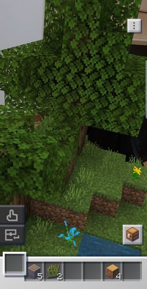 Nieodpowiednio dobrana perspektywa i odległość sprawią, że budowanie będzie bardzo trudne. - Jak zacząć rozgrywkę w Minecraft Earth? - Minecraft Earth - poradnik do gry