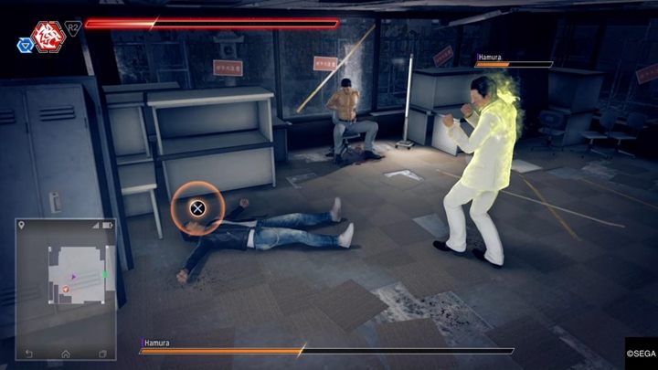 Na górze czeka cię pojedynek z kapitanem Hamura jest silny przeciwnikiem - Judgment: Rozdział 10 Chumming the water - solucja, opis przejścia - Judgment - poradnik do gry