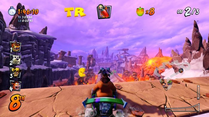Kolejna litera znajduje się na ostrym zakręcie w miejscu, w którym przemieszcza się posąg, jedźcie powoli a jej nie przeoczycie - Tryb CTR Challenge - Crash Nitro Cart w Crash Team Racing Nitro Fueled - Crash Team Racing Nitro-Fueled - poradnik do gry