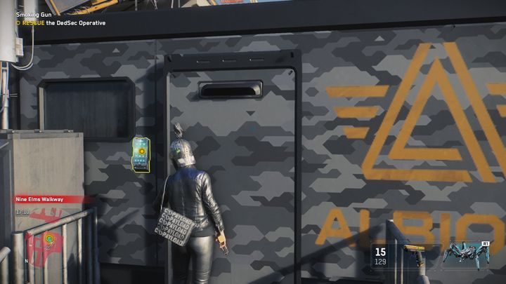 W środku znajduje się pomieszczenie, do którego musisz się dostać - Watch Dogs Legion: Niezbity dowód - solucja, opis przejścia - Watch Dogs Legion - poradnik do gry