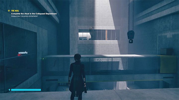 Musisz zaliczyć małą wspinaczkę i przedostać się na szczyt dwóch pomostów łączących odwiedzane wcześniej pomieszczenie kontrolne i pomieszczenie z generatorami - Control Foundation: Gwóźdź/The Nail - Magazyn i Zawalony dział - solucja - Control - poradnik do gry