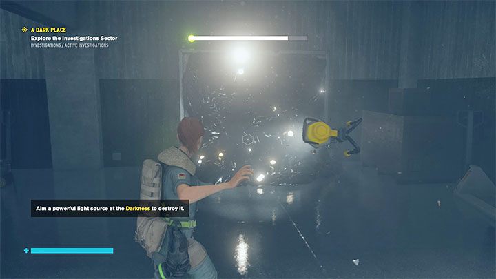 Nie puszczaj przycisku używania telekinezy, tylko dotrzyj z trzymaną lampą do Ciemności - Control AWE: Mroczne miejsce (A Dark Place) solucja, opis przejścia - Control - poradnik do gry