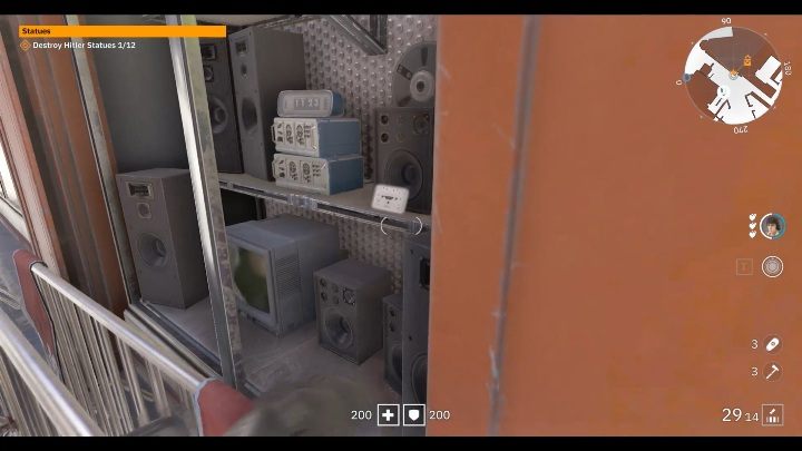Białą kasetę znajdziesz na wystawie sklepowej, pomiędzy głośnikami - Mały Berlin / Little Berlin | Sekrety w Wolfenstein Youngblood - Wolfenstein: Youngblood - poradnik do gry