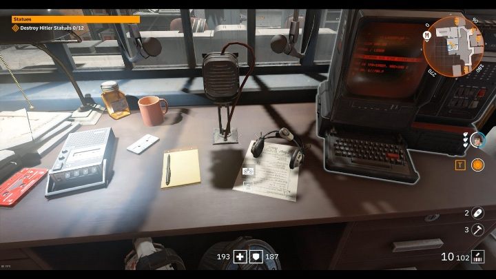 Czerwona kaseta leży na biurku, zaraz kolo komputera, na którym możesz aktywować dyskietki - Bulwar Zwycięstwa | Sekrety w Wolfenstein Youngblood - Wolfenstein: Youngblood - poradnik do gry