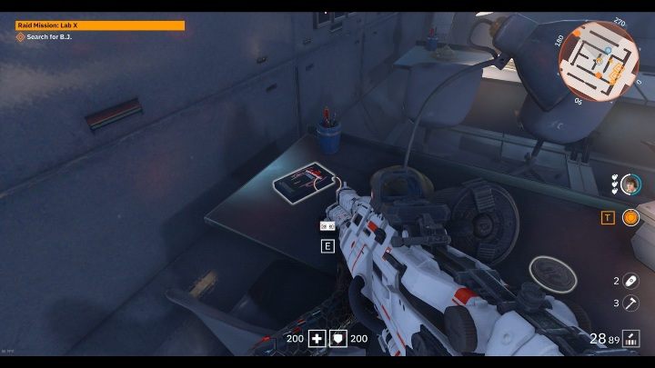 Kaseta leży na metalowym biurku, zaraz koło lampy - Lab X | Sekrety w Wolfenstein Youngblood - Wolfenstein: Youngblood - poradnik do gry