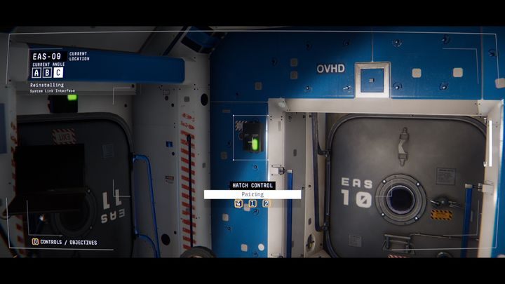 Na ścianach znajdziesz trzy panele świecące na zielono, służące do otwierania włazów - Observation: Przebudzenie, solucja, etap 1 - Observation - poradnik do gry