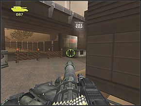 Zaraz na jej początku zobaczysz w tle, z prawej strony drogi słupy zasilające - Road to Citadel | Tank on the Town | Red Faction II - Red Faction II - poradnik do gry