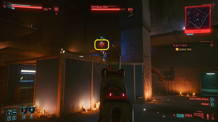 Gdy przeciwnik otrzyma obrażenia od granatu EMP, wyłączy się na chwilę jego Maska Oni (blokada broni typu Smart, a także nie będzie mógł korzystać z samonaprowadzanych pocisków przy strzelaniu z SMG - Cyberpunk 2077: Przerwane milczenie/Play It Safe - solucja, opis przejścia - Cyberpunk 2077 - poradnik do gry