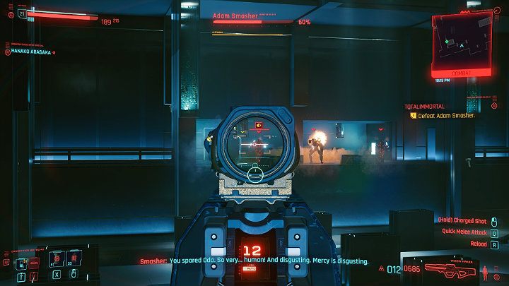 Pamiętaj, że po przejściu do drugiej fazy pojedynku na arenie pojawią się wieżyczki strzelnicze i dodatkowi przeciwnicy, których trzeba będzie wyeliminować, by mieć szansę na drugie ciche podejście do bossa - Cyberpunk 2077: Jak pokonać bossa Adam Smasher? - Cyberpunk 2077 - poradnik do gry
