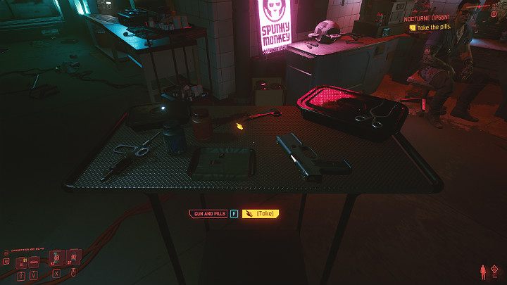 Viktor prosi V, by ten wziął sprawy w swoje ręce i wskazuje na mały stoliczek na którym leżą dwa potencjalne rozwiązania: tabletki blokujące Johnnyego oraz broń - Cyberpunk 2077: Najgorsze zakończenie - Cyberpunk 2077 - poradnik do gry