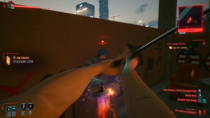 W przeciwieństwie do broni obuchowej, ciosy zadawane ostrzami są śmiertelne - Cyberpunk 2077: Czym się różnią bronie obuchowe i ostrza? - Cyberpunk 2077 - poradnik do gry