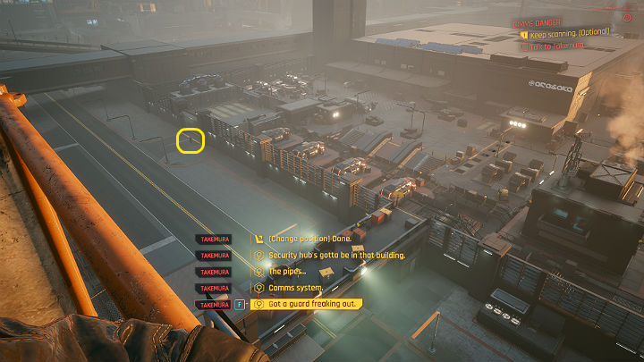 Jeśli Twoja postać posiada przeszłość związaną z Korporacją, warto zeskanować strażnika przy głównej bramie - Cyberpunk 2077: Koty w ciemności/Gimme Danger - solucja, opis przejścia - Cyberpunk 2077 - poradnik do gry