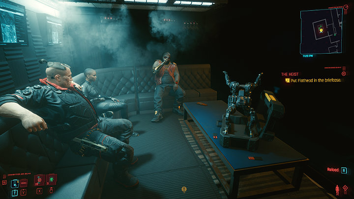 Gdy ochroniarz przyjdzie po was do baru, idź na spotkanie z Dexem do jego prywatnej kabiny - Cyberpunk 2077: Skok na głęboką wodę/The Heist - solucja, opis przejścia - Cyberpunk 2077 - poradnik do gry