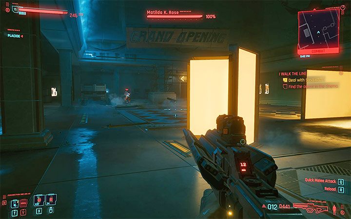 Sasquatch jest w stanie również wysuwać bariery, które mogą utrudniać ostrzeliwanie jej na odległość - Cyberpunk 2077: Jak pokonać bossa Sasquatch? - Cyberpunk 2077 - poradnik do gry