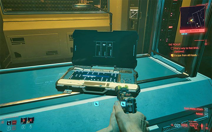 Rozejrzyj się w pobliżu Bricka za laptopem, z którym można wejść w interakcję - Cyberpunk 2077: Jak uwolnić Bricka? - Cyberpunk 2077 - poradnik do gry