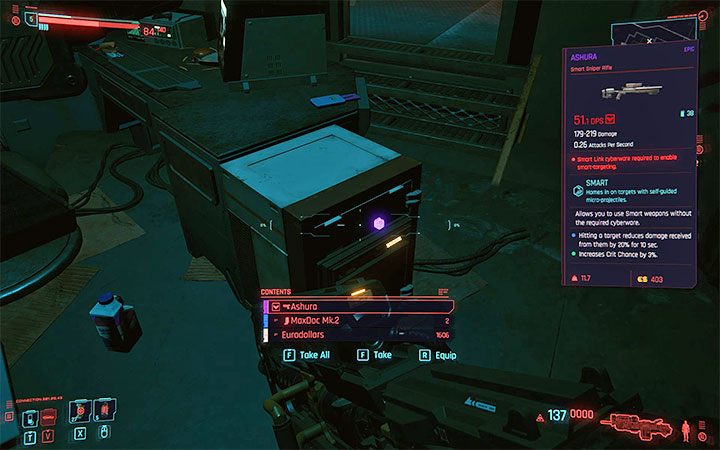 Karabin snajperski znajdziesz w jednym z pojemników w tym pomieszczeniu - Cyberpunk 2077: Jak używać broni typu Smart? - Cyberpunk 2077 - poradnik do gry