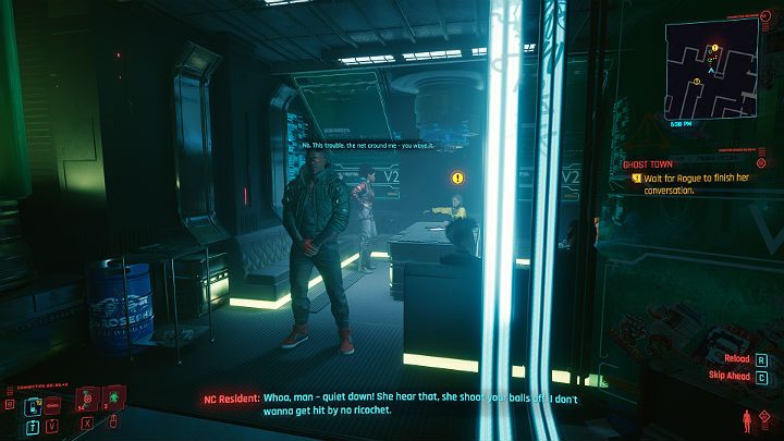 Wejdź do klubu i udaj się na jego tyły, by spotkać się z Rogue - starą znajomą Johnnyego - Cyberpunk 2077: Na rozdrożach/Ghost Town - solucja, opis przejścia - Cyberpunk 2077 - poradnik do gry