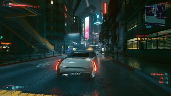 Mapa w Cyberpunk 2077 jest spora, ale na szczęście możesz ją przemierzać przy pomocy motocykli lub samochodów - Cyberpunk 2077: Eksploracja - Cyberpunk 2077 - poradnik do gry