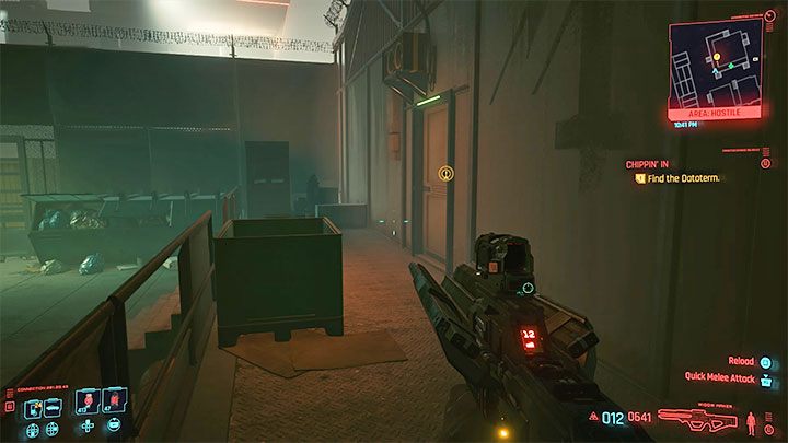 Twój cel to Dataterm i komputer ten znajduje się w budynku na prawo od wejścia do doków - Cyberpunk 2077: Gdzie jest Johnny? (Rogue i Johnny)/Chippin In - solucja - Cyberpunk 2077 - poradnik do gry