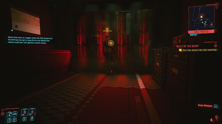 Netrunner w pokoju strażników jest zajęty swoimi sprawami więc na pewno nie zwróci na Ciebie uwagi - Cyberpunk 2077: Kwarantanna/Belly of the Beast - solucja, opis przejścia - Cyberpunk 2077 - poradnik do gry