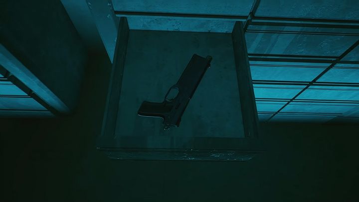 Po chwili odwraca się, znajduje nagrobek Rogue i zostawia w nim broń swojej przyjaciółki, którą upuściła w trakcie walki z Adamem Smasherem - Cyberpunk 2077: Zakończenie Johnnyego - współpraca z Rogue - Cyberpunk 2077 - poradnik do gry