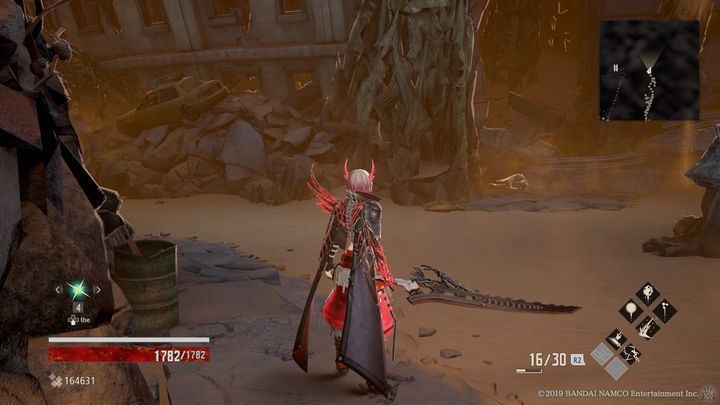 Tam znajdą się kolejni przeciwnicy, po pokonaniu ich podnieś Leak Vaccine (x5) - Crown of Sand | Solucja Code Vein - Code Vein - poradnik do gry