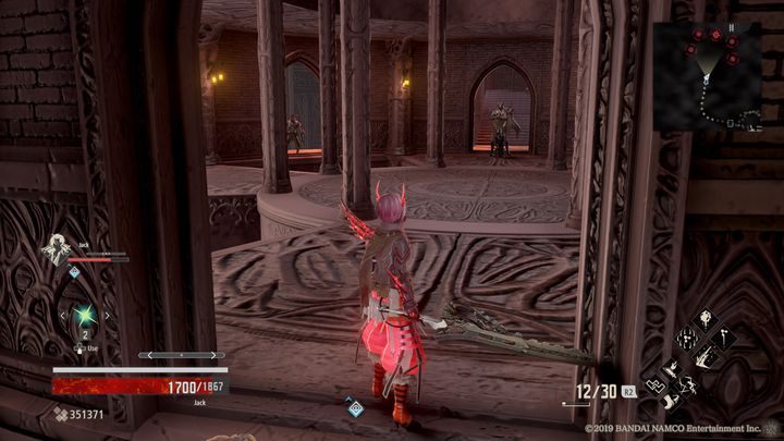 Dalej przyjdzie ci się zmierzyć z dużą ilością przeciwników na małej arenie, postaraj się wywabić jak najmniejszą ilość i zmierzyć się z nimi sam na sam - Crypt Spire | Solucja Code Vein - Code Vein - poradnik do gry