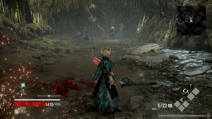 Spotkasz tam wielu przeciwników, rozpraw się z nimi i podnieś Condensed Loss Shard (M) oraz Queen Steel - Ashen Cavern | Solucja Code Vein - Code Vein - poradnik do gry