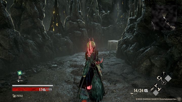 Po prawej stronie znajduje się skrzynia z Huge Hammer +6 - Ashen Cavern | Solucja Code Vein - Code Vein - poradnik do gry