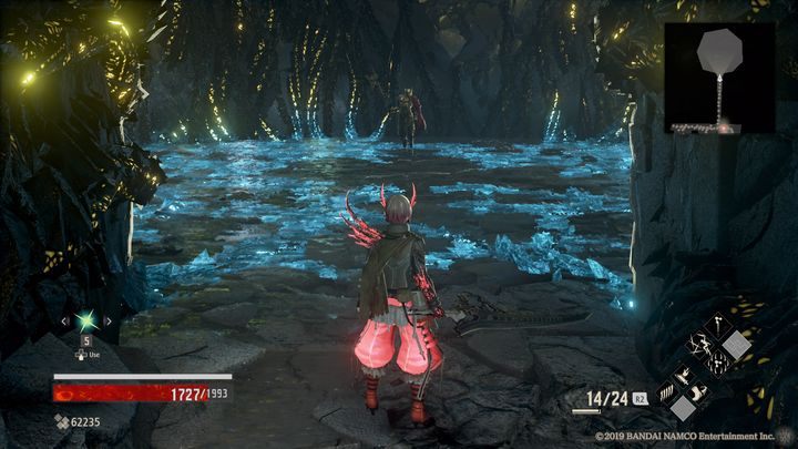 Cofnij się, skręć w prawo, przed sobą będziesz widział wąskie przejście, które prowadzi do bossa regionu, nie idź jednak tam jeszcze, gdyż na lewo od wejścia do areny, znajduje się kolejny Vestige, mianowicie Survivor Vestige Part C - Accumulator Ruins | Solucja Code Vein - Code Vein - poradnik do gry