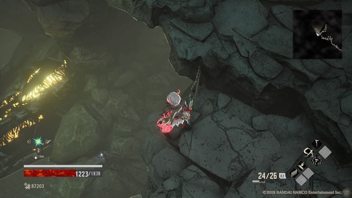 Po pokonaniu przeciwniku plującego ogniem, po lewej stronie znajduje się platforma na którą możesz zeskoczyć, tam podnieś Awake MJ212, idź dalej przed siebie i pokonaj przeciwnika, później wespnij się po drabinie i oczyść Rotten Mistle oraz otwórz skrzynkę, w której znajdziesz Queensalyer Bayonet +5 - Military Storehouse | Solucja Code Vein - Code Vein - poradnik do gry