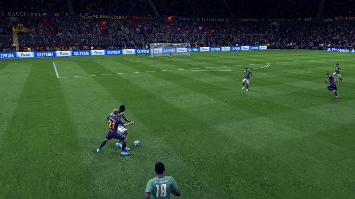 Gdy zrównasz się z piłkarzem przeciwnika często dojdzie do sytuacji w której dwoje zawodników będzie walczyć bark w bark o futbolówkę - zazwyczaj kończy się to przepychankami, ale niekiedy może dojść do odgwizdania faulu - Zaawansowana obrona w FIFA 20 - FIFA 20 - poradnik do gry