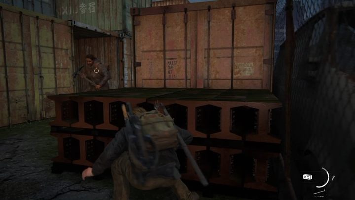 Podnieś deskę i ustaw ją tak, by móc po niej przejść - The Last of Us 2: Droga na skróty - solucja, opis przejścia - The Last of Us 2 - poradnik do gry