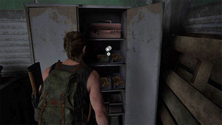 Przejdź kawałek dalej i rozejrzyj się za szafką, w której pozostawiono monetę - The Last of Us 2: Stadion / The Stadium sekrety, znajdźki - The Last of Us 2 - poradnik do gry