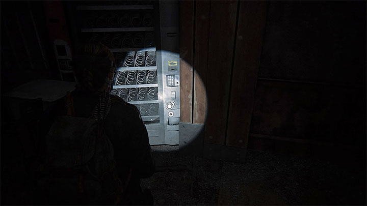 Po zejściu na niższe piętro monetę znajdziesz w dolnym slocie automatu na napoje - The Last of Us 2: Zejście sekrety / The Descent, znajdźki - The Last of Us 2 - poradnik do gry