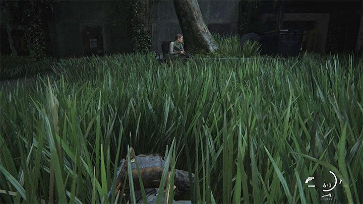 Zanim zaczniesz się skradać wybierz pozycję przykucniętą lub połóż się na ziemi (przytrzymanie Kółka na padzie) - The Last of Us 2: Walka, skradanie się - The Last of Us 2 - poradnik do gry