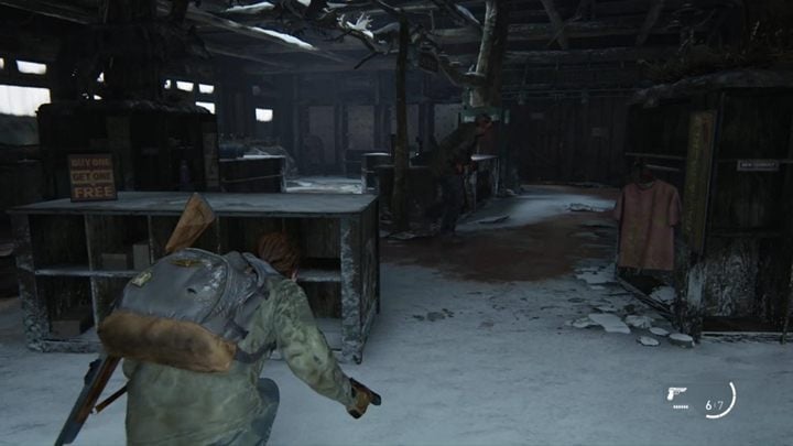 Przeszukaj pomieszczenie, a następnie wyskocz przez okno, a natkniesz się na kolejną dwójkę biegaczy - The Last of Us 2: Punkt Widokowy, Patrol - solucja, opis przejścia - The Last of Us 2 - poradnik do gry