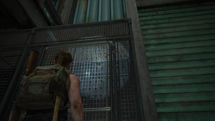 Podrzuć Mel do góry, następnie biegnij schodami do kobiety, a ta otworzy ci drzwi z drugiej strony - The Last of Us 2: Pieszo - solucja, opis przejścia - The Last of Us 2 - poradnik do gry