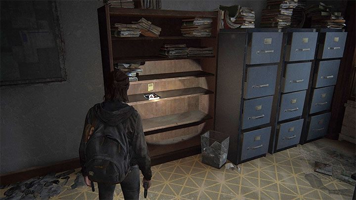 Na niższym piętrze odszukaj pomieszczenie, do którego można dostać się rozbijając szybę - The Last of Us 2: Podręczniki, umiejętności pasywne - The Last of Us 2 - poradnik do gry