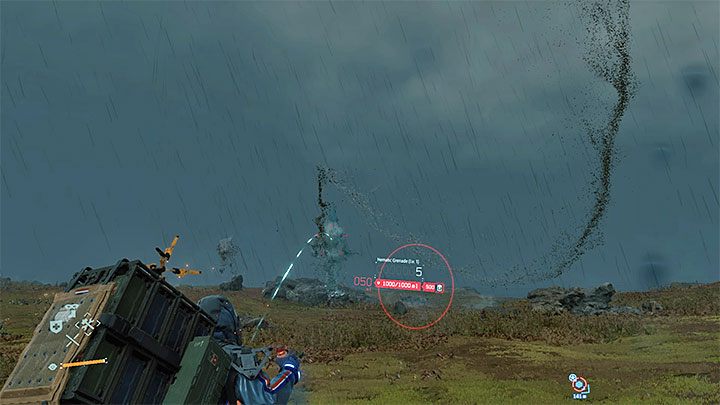 Po tym jak zlokalizujesz jakiegoś wynurzonego należy wycelować w niego - granat musi zderzyć się z unoszącą się kreaturą - Konfrontacje z wynurzonymi | Death Stranding - Death Stranding - poradnik do gry