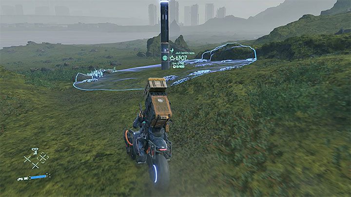 2) Przenikaniu się obiektów pomiędzy sesjami różnych graczy - Dotyczy to przede wszystkim drabin i lin pomocnych we wspinaczce, jak również różnego rodzaju skrzynek pocztowych, wież obserwacyjnych, generatorów, czy skrzyń z ładunkami porzuconych (celowo lub nie) przez innych graczy - Jak wygląda multiplayer w Death Stranding? - Death Stranding - poradnik do gry