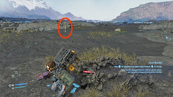 Obozy MUŁ-ów w świecie gry otoczone są słupami z czujnikami, które alarmują przeciwników w przypadku wykrycia transportowanego ładunku - Jak po cichu eliminować wrogów w Death Stranding? - Death Stranding - poradnik do gry