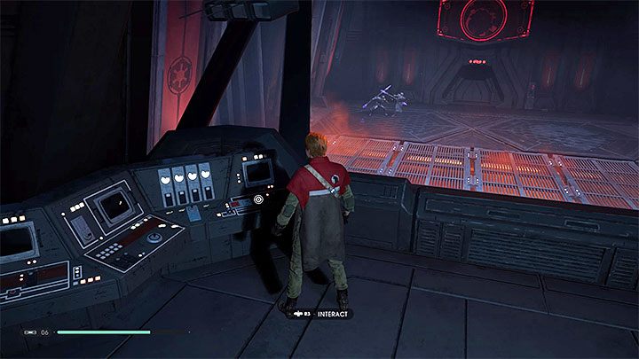 W nowym pomieszczeniu warto rozpocząć od pobiegnięcia na piętro żeby rozprawić się z przeciwnikami używającymi blasterów - Rozdział 6 Fortress Inquisitorius - finał - solucja Jedi Upadły zakon - Star Wars Jedi Fallen Order - poradnik do gry