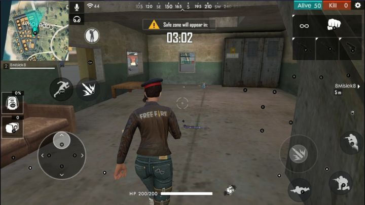 Podczas pierwszych minut rozgrywki należy skupić się na zdobyciu ekwipunku. - Garena Free Fire - poradnik do gry