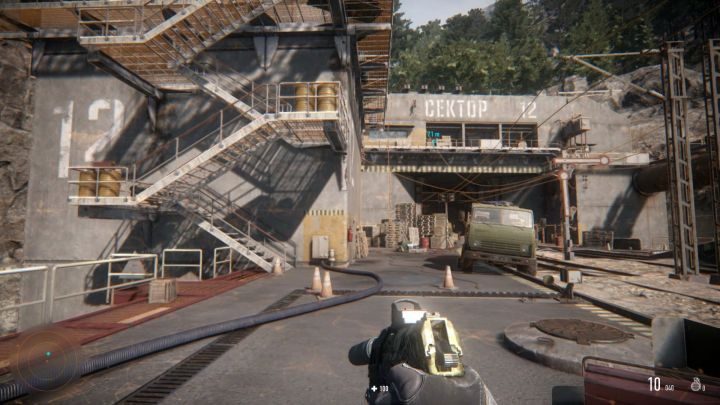 Budynek z napisem CEKTOP 12 to twój cel. - Stacja Sibirskaya-7 (Sibirskaya-7 Junction) | Solucja Sniper Contracts - Sniper Ghost Warrior Contracts - poradnik do gry