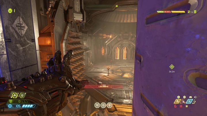 Po walce wskocz na skrzynię i na platformę, by przejść drzwiami dalej - Doom Eternal: Baza Łowców Zagłady (Doom Hunter Base) solucja, opis przejścia - Doom Eternal - poradnik do gry